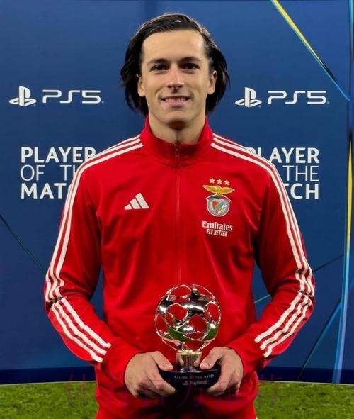 记者：阿尔瓦罗转会皇马的操作已非常接近完成